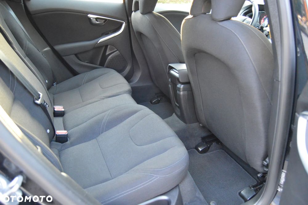 Volvo V40 D2 Momentum - 31
