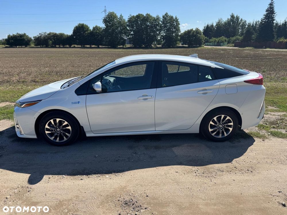 Toyota Prius Hybrid Executive - 8