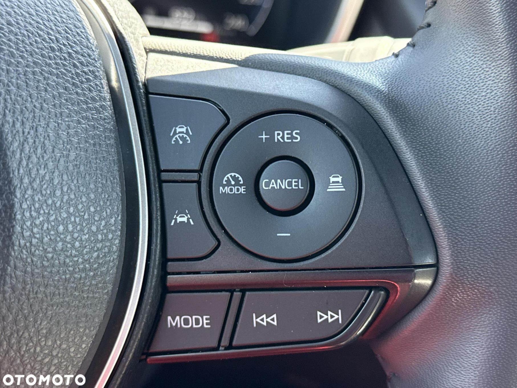 Toyota Corolla Cross 2.0 Hybrid Comfort - 17