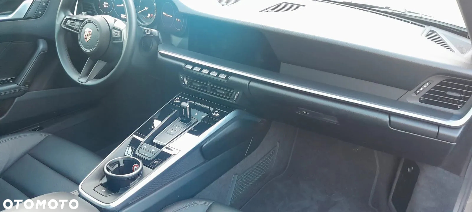 Porsche 911 Carrera 4 - 6