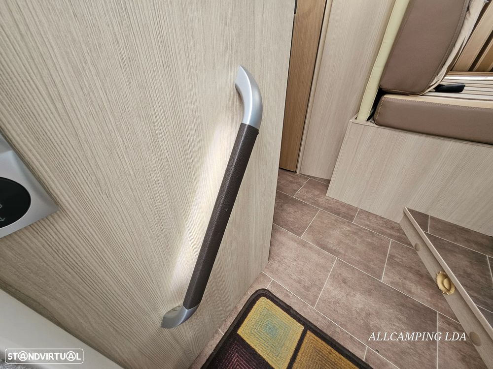 Burstner Nexxo T 687 CAMA CENTRAL - 43