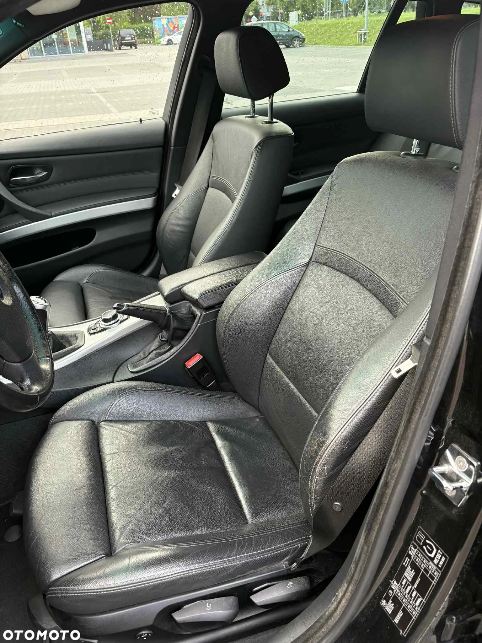 BMW Seria 3 318d - 12