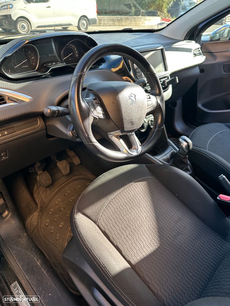 Peugeot 208 1.2 PureTech Style - 5