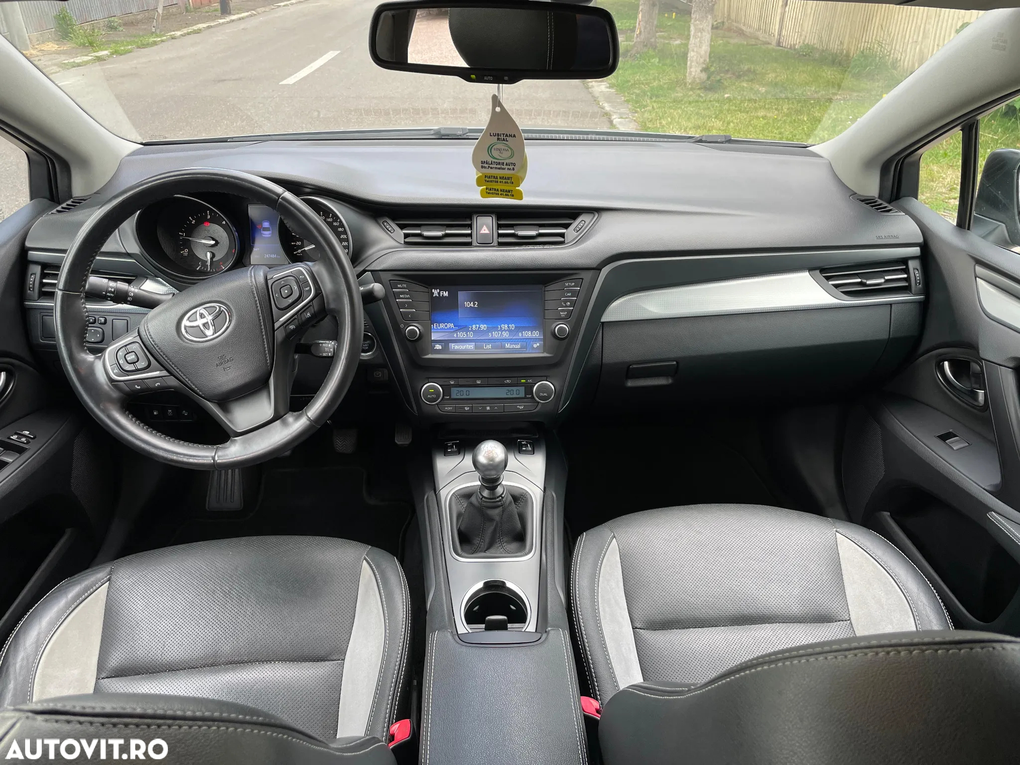 Toyota Avensis 2.0 D-4D Executive - 10