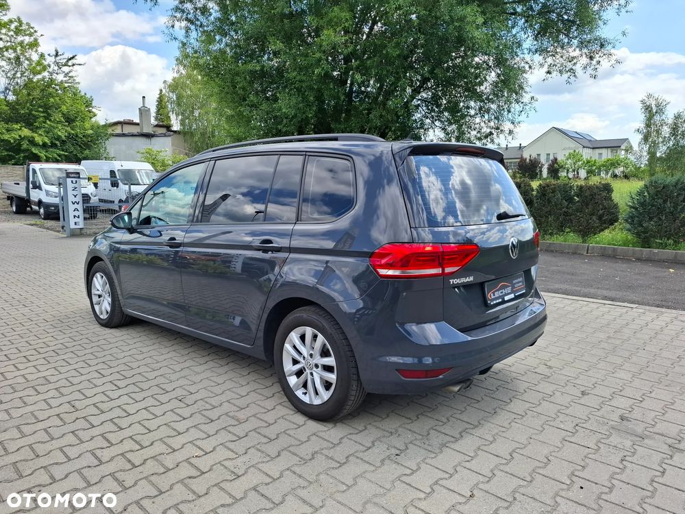 Volkswagen Touran - 33