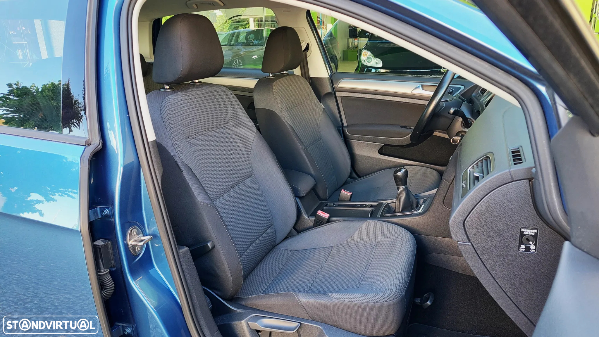 VW Golf 1.6 TDi Trendline BlueMotion - 17