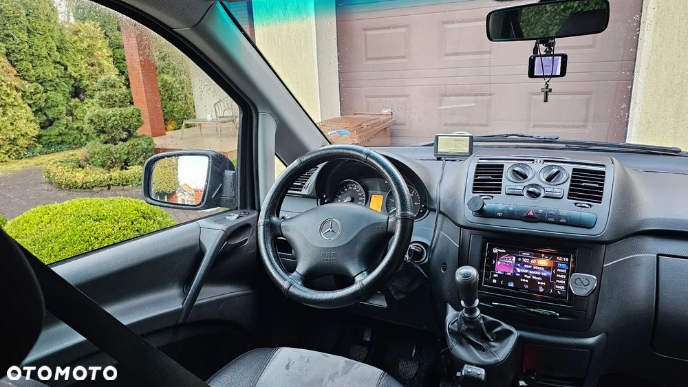 Mercedes-Benz Vito Univan 639.605 - 23