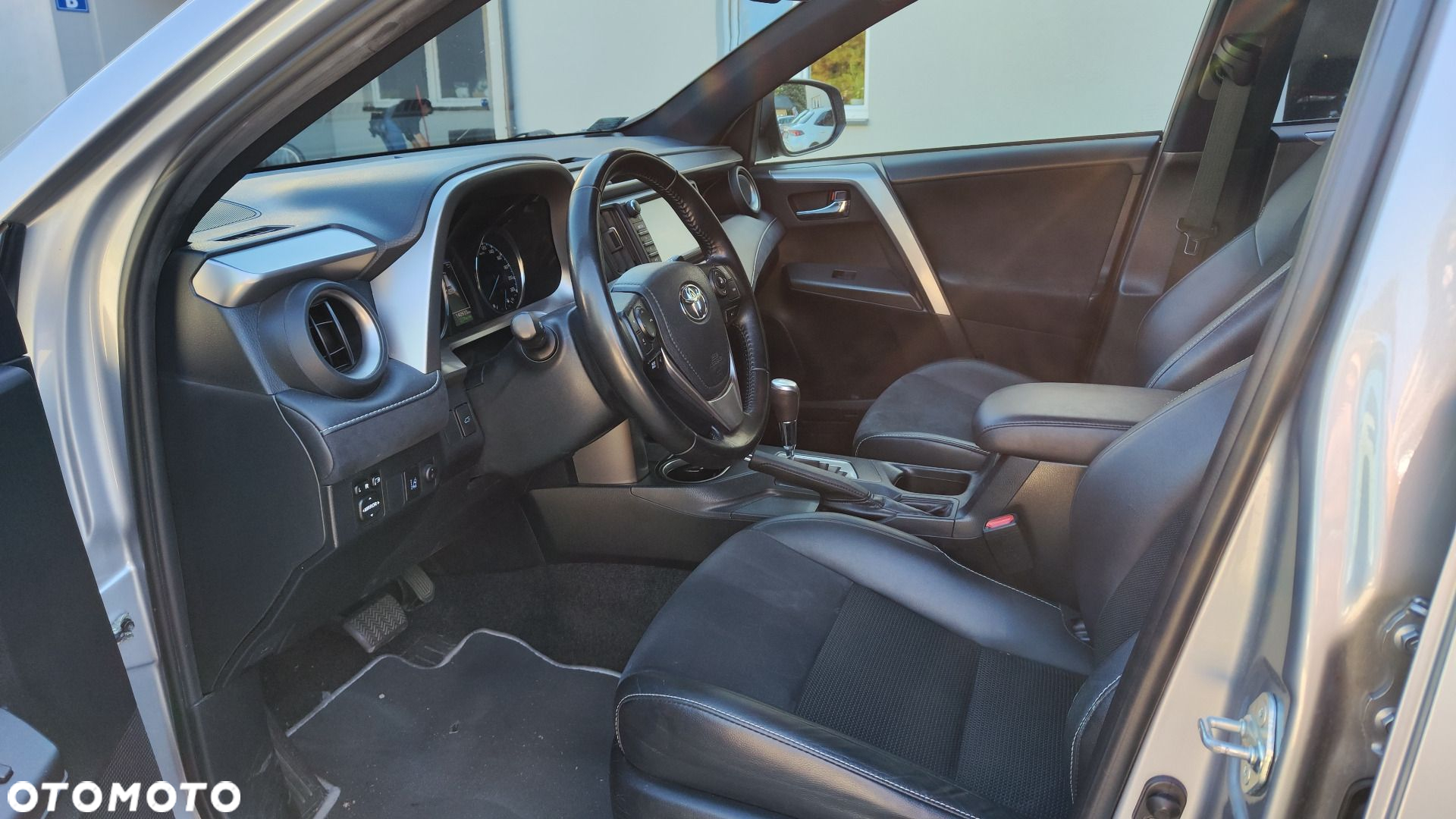 Toyota RAV4 - 9