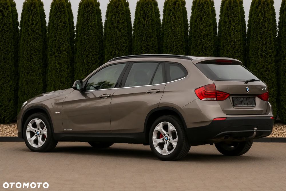 BMW X1 sDrive18d xLine - 12