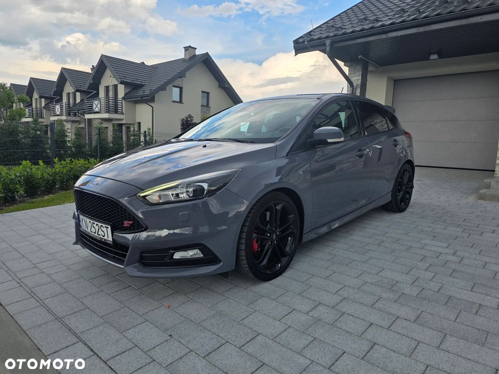Ford Focus 2.0 EcoBoost ST-2 - 1