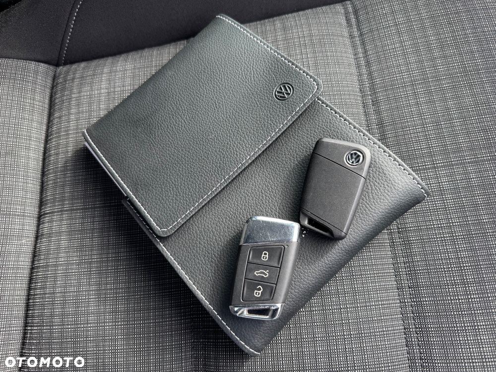 Volkswagen Passat - 26