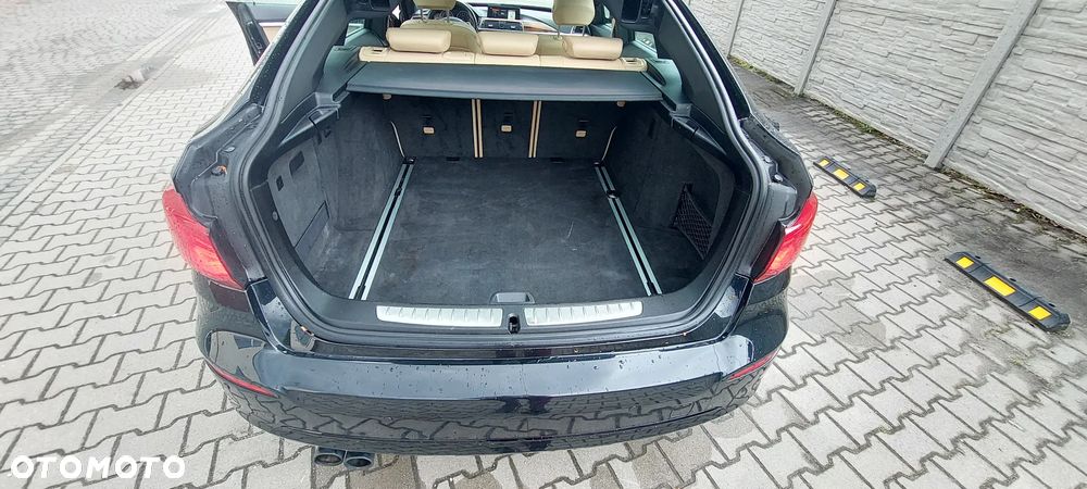 BMW 3GT 330i xDrive Sport Line - 30