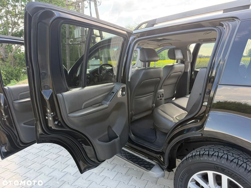 Nissan Pathfinder 2.5 D LE EU5 - 16