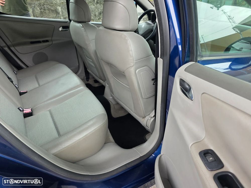 Peugeot 207 1.6 HDi Sport - 18