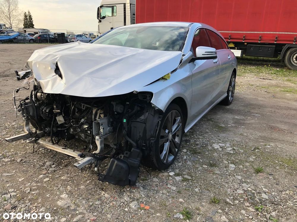 Mercedes-Benz CLA 200 d SCORE - 4