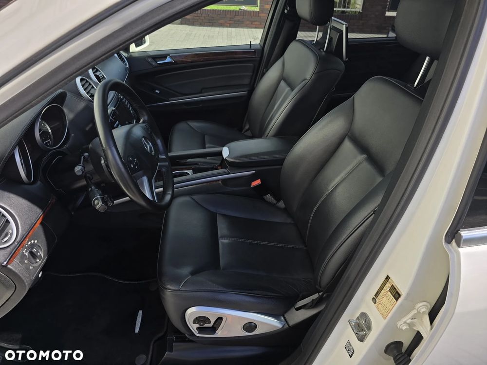 Mercedes-Benz GL 350 BlueTEC 4Matic 7G-TRONIC Grand Edition - 15
