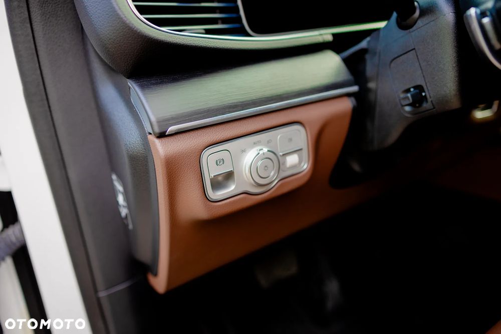 Mercedes-Benz GLE - 13