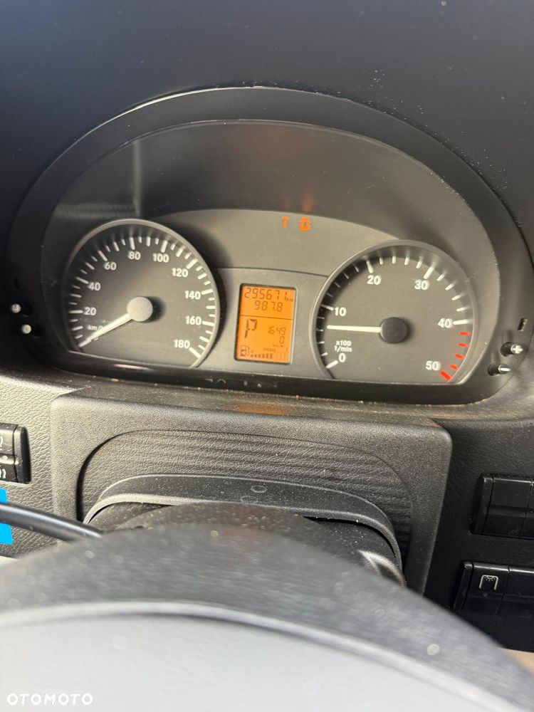 Mercedes-Benz Sprinter - 20