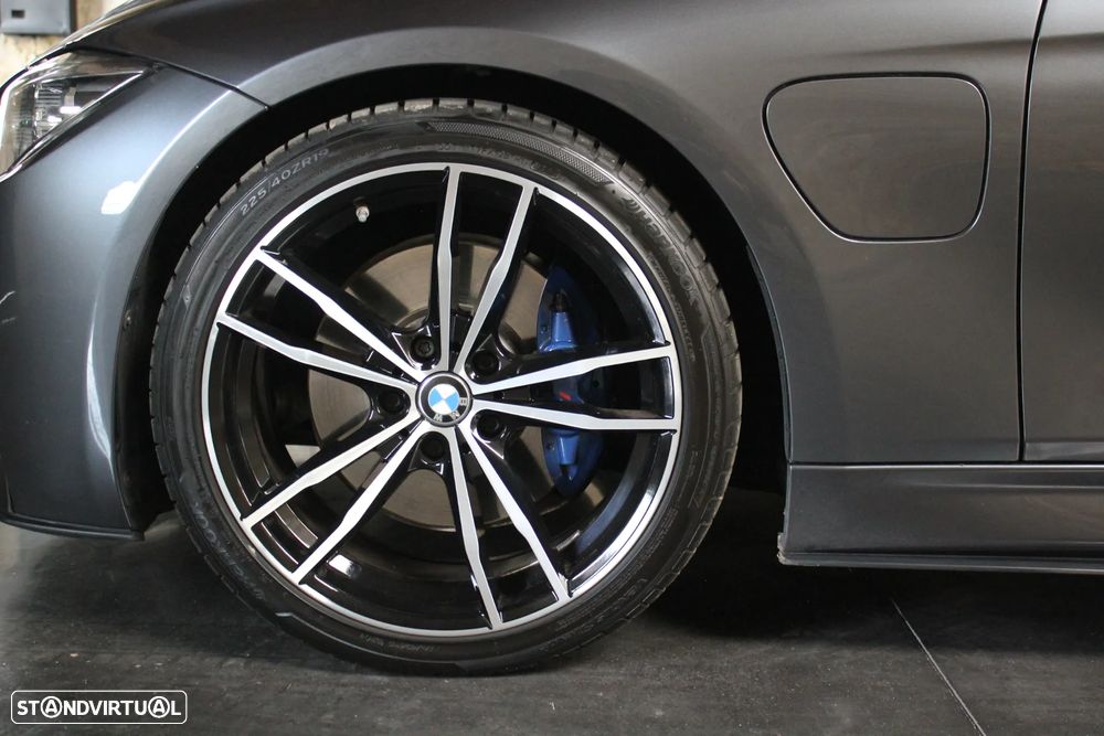 BMW 330 e iPerformance Pack M - 22