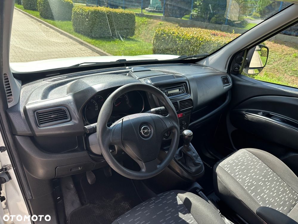 Opel COMBO - 16
