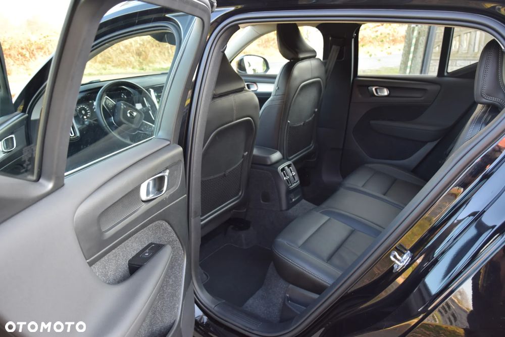 Volvo XC 40 T5 Twin Engine DKG Momentum Pro - 15