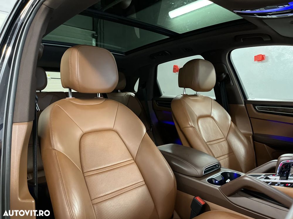Porsche Cayenne Tiptronic S - 29