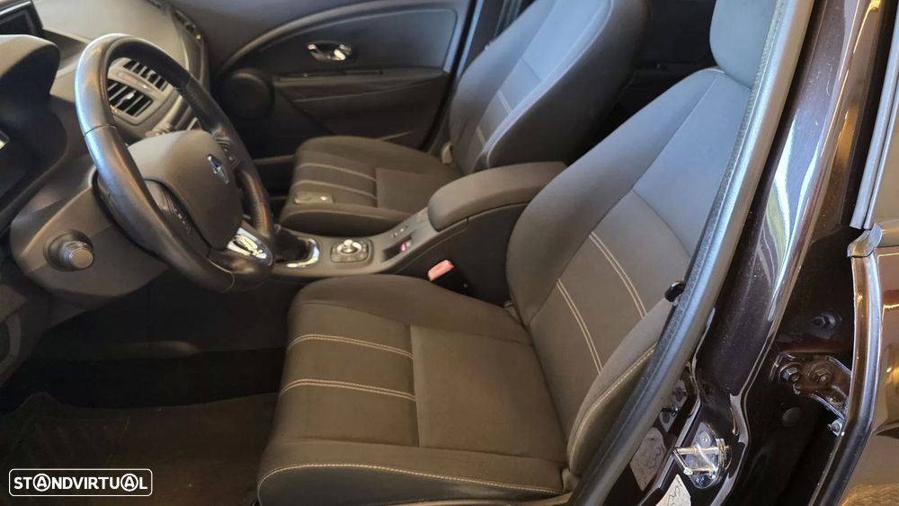 Renault Mégane Sport Tourer 1.5 dCi Dynamique S - 37