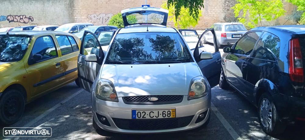 Ford Fiesta 1.25 Ghia - 3