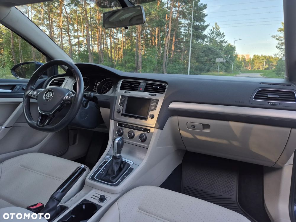 Volkswagen Golf - 12