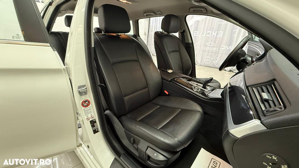 BMW Seria 5 528i Aut. Luxury Line - 24