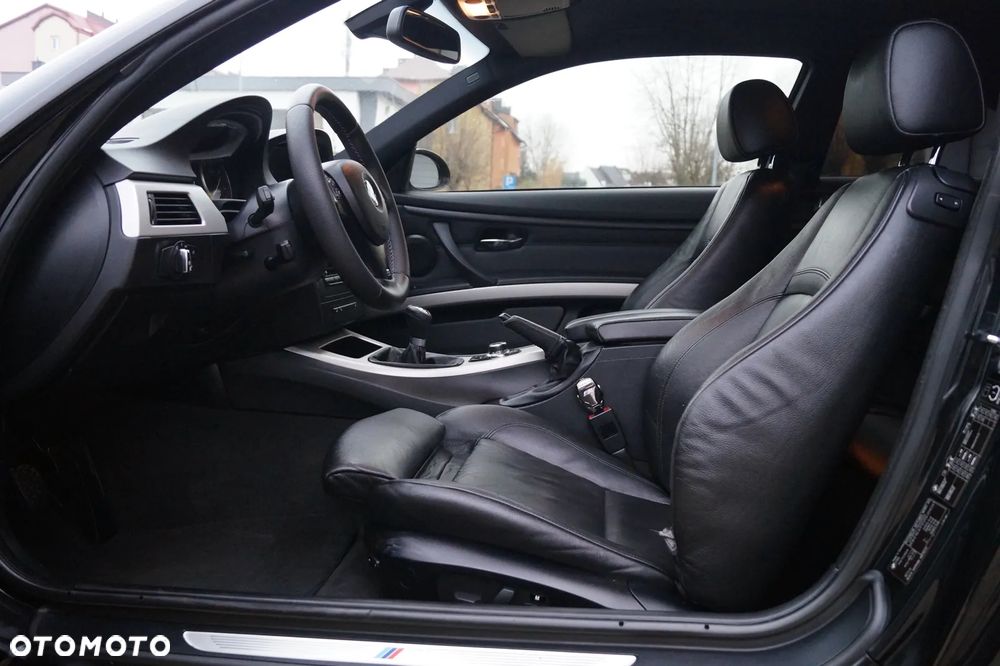 BMW Seria 3 330d M Sport Edition - 16