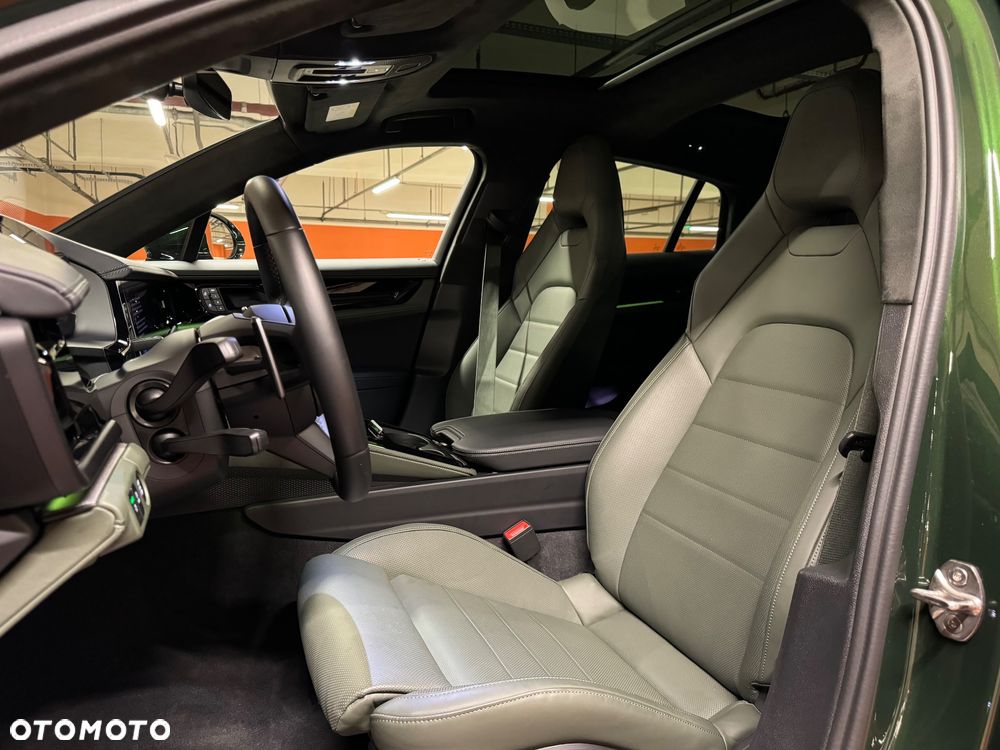 Porsche Panamera 4 E-Hybrid - 18