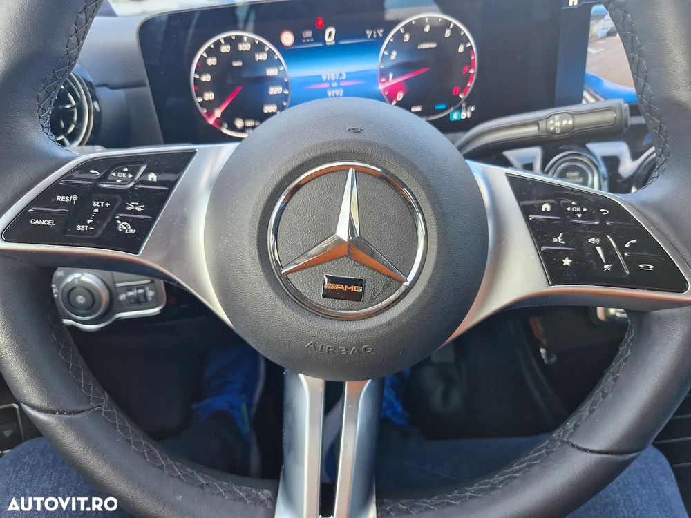 Mercedes-Benz A 200 MHEV 7G-DCT Sedan - 8