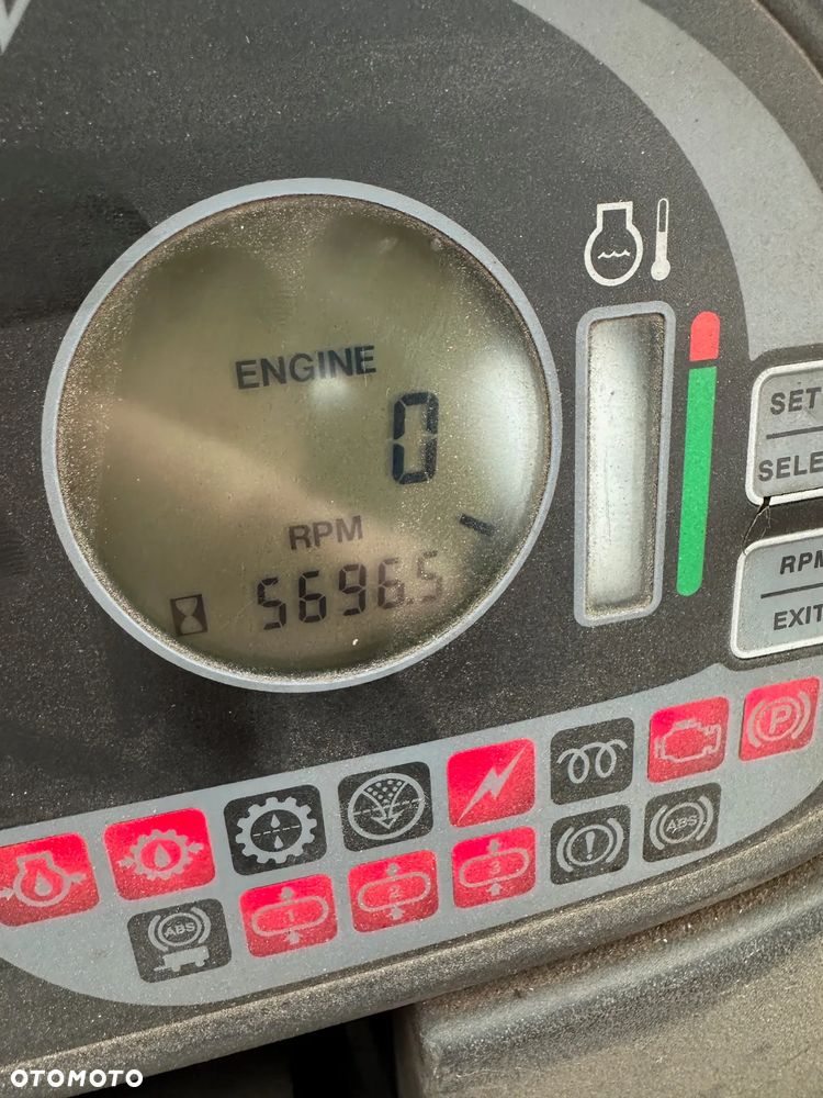 JCB FASTRAK 3190 PLUS - 7