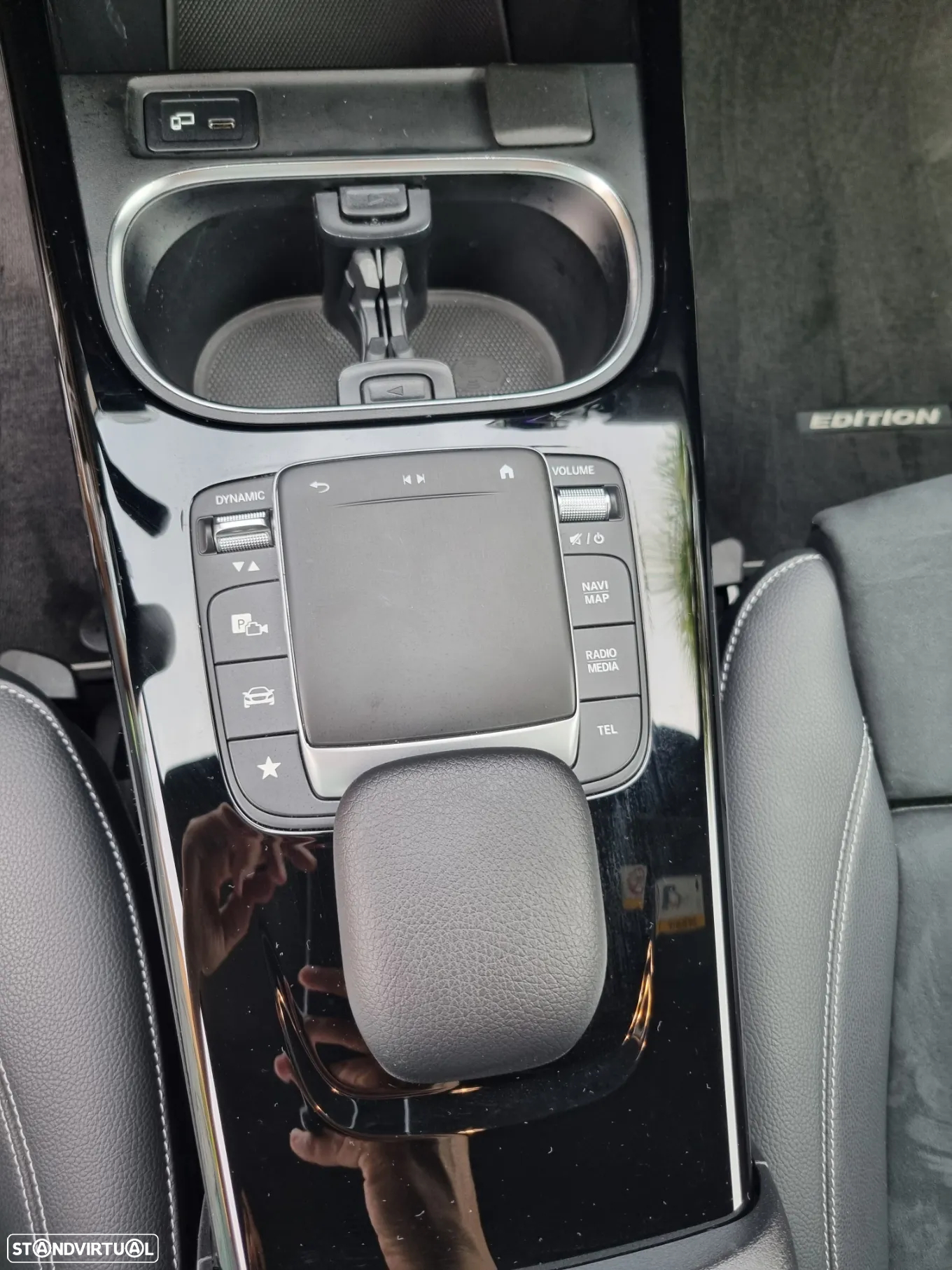 Mercedes-Benz A 250 Limousine e AMG Line - 23