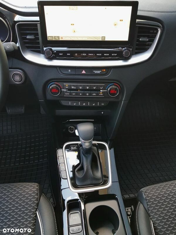 Kia XCeed 1.5 T-GDI Business Line DCT - 17
