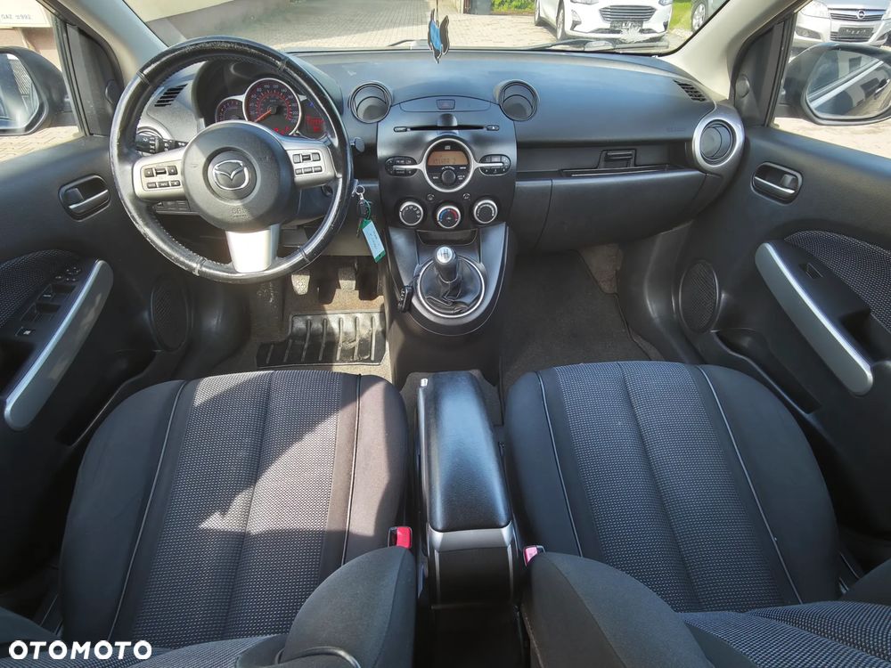 Mazda 2 1.5 Dynamic - 22