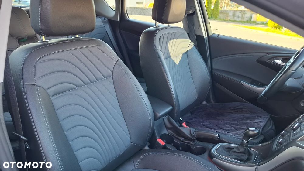 Opel Astra 1.4 T Cosmo - 8