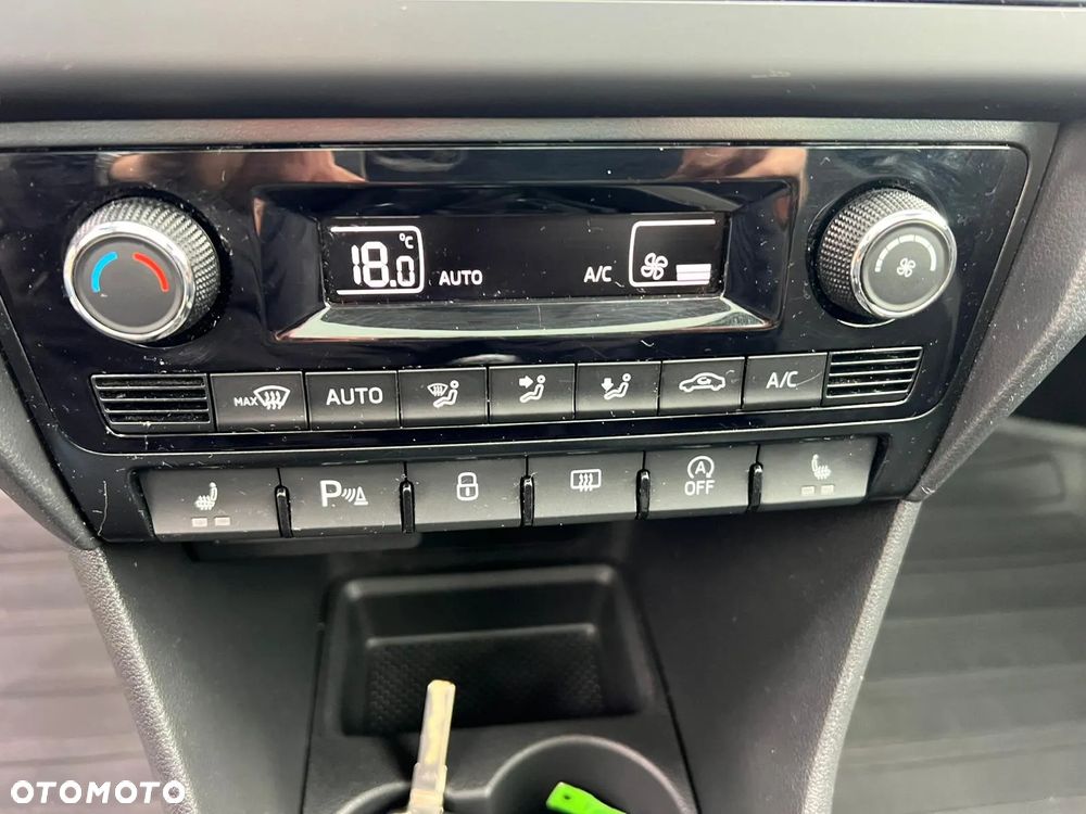 Skoda RAPID 1.0 TSI Style - 12