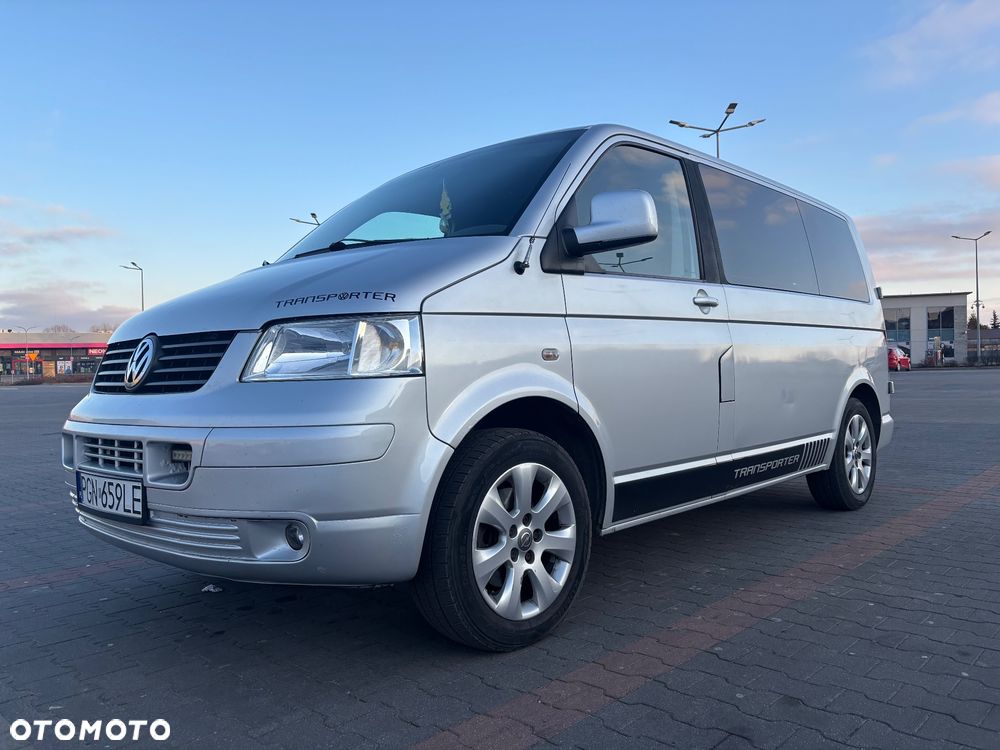 Volkswagen Transporter - 1