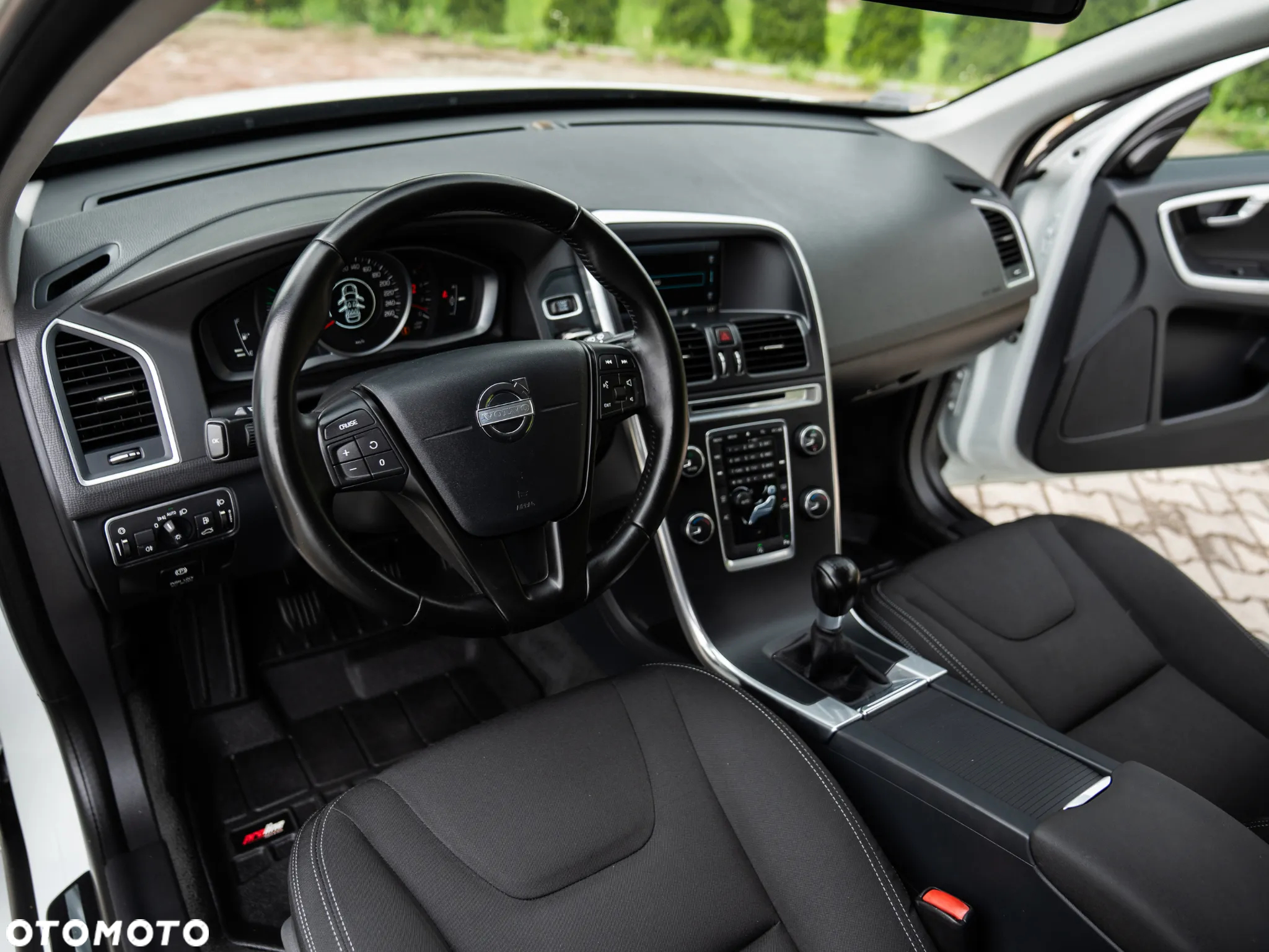 Volvo XC 60 D3 Momentum - 28