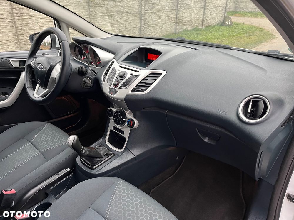 Ford Fiesta 1.25 Titanium - 32