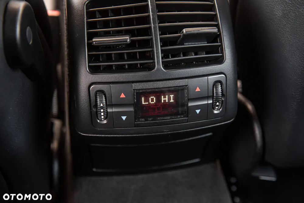 Mercedes-Benz Klasa E 320 CDI 4-Matic Avantgarde - 29