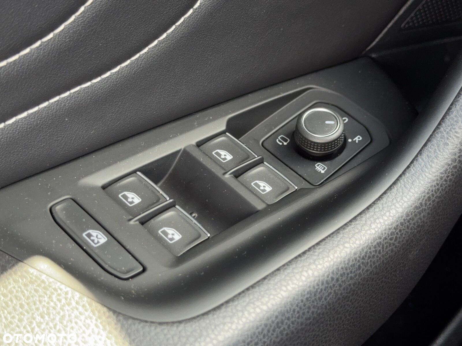 Volkswagen Arteon 2.0 TDI 4Motion R-Line DSG - 23
