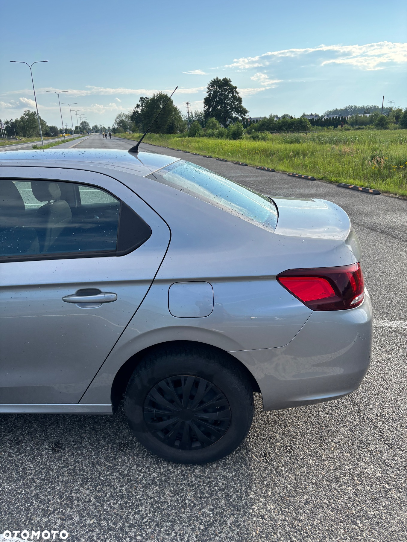 Peugeot 301 1.6 VTi Active - 3