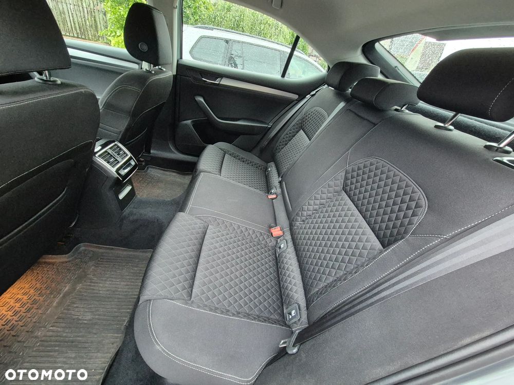 Skoda Superb 2.0 TDI Ambition - 16