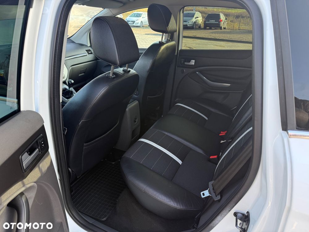 Ford Kuga 2.0 TDCi 2x4 Titanium - 15