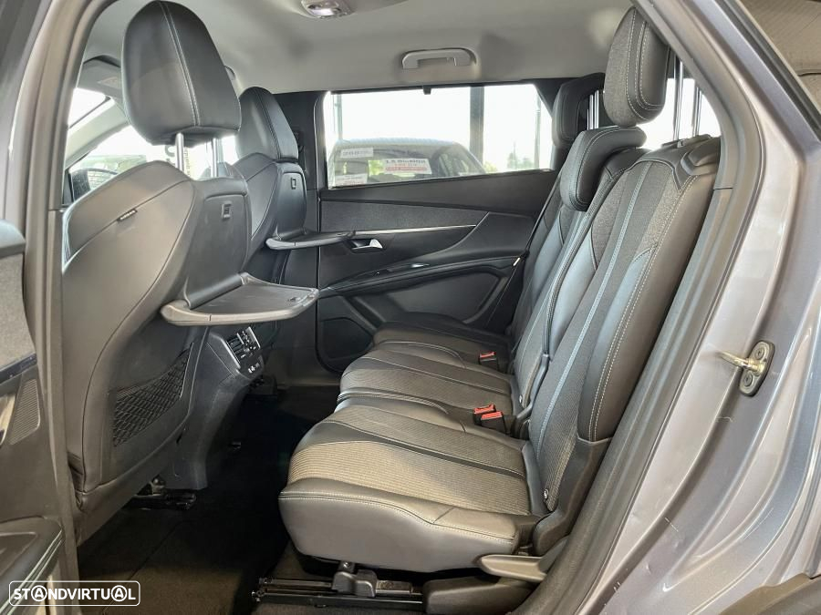 Peugeot 5008 1.2 PureTech Allure Pack EAT8 - 26