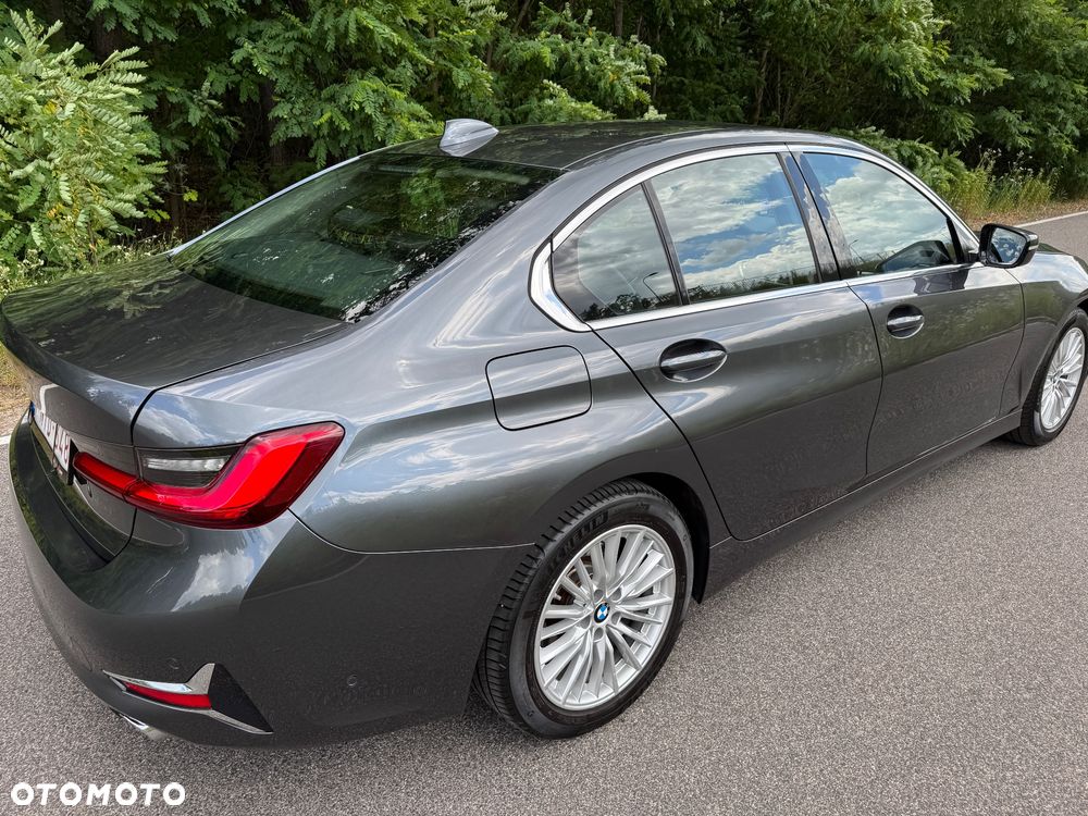 BMW Seria 3 318d Sport Line - 12