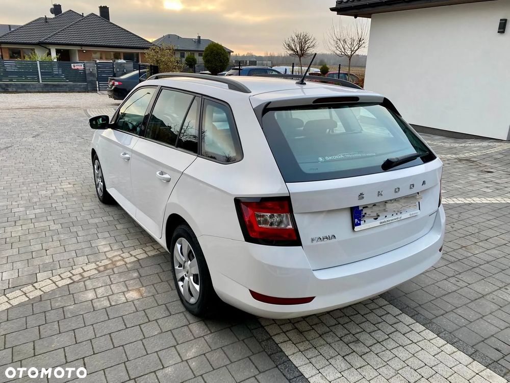 Skoda Fabia 1.0 Ambition - 11